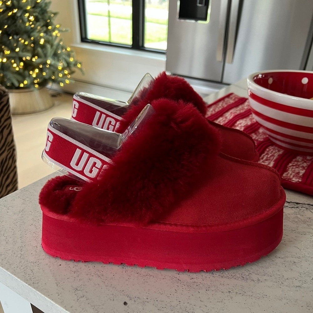 UGG FUNKETTE Platform Slippers (New) Red Limited Edition